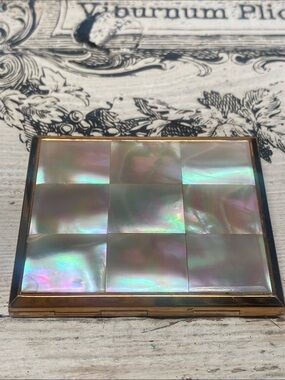 1950's American Elgin Mother of Pearl Powder Compact